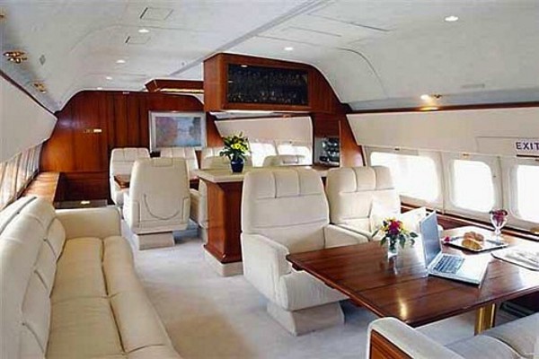 Boeing-Business-Jet-i