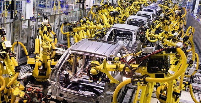 Robot kills VW worker