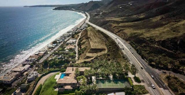 Cher’s house in Malibu, 75 million dollars | gooyadaily